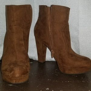 Brown Pumps